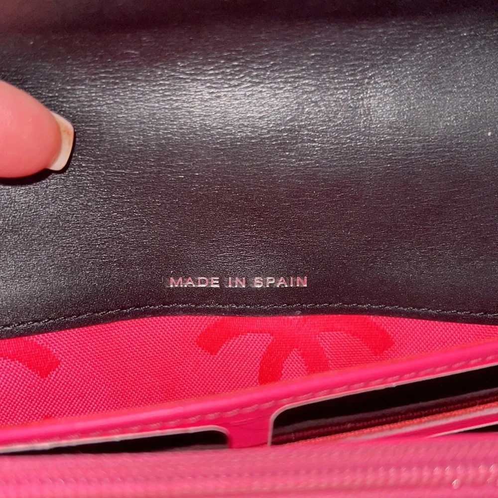 Chanel Black Wallet with Pink Interior. - Picture 7 of 8